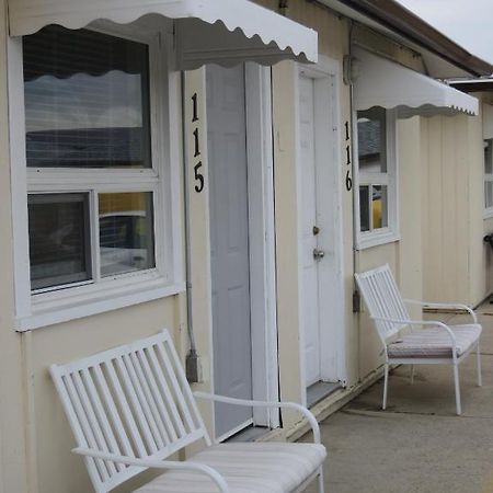 Fort Motel Форт Маклауд Екстериор снимка