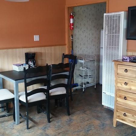 Fort Motel Форт Маклауд Екстериор снимка