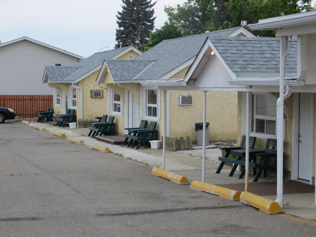 Fort Motel Форт Маклауд Екстериор снимка