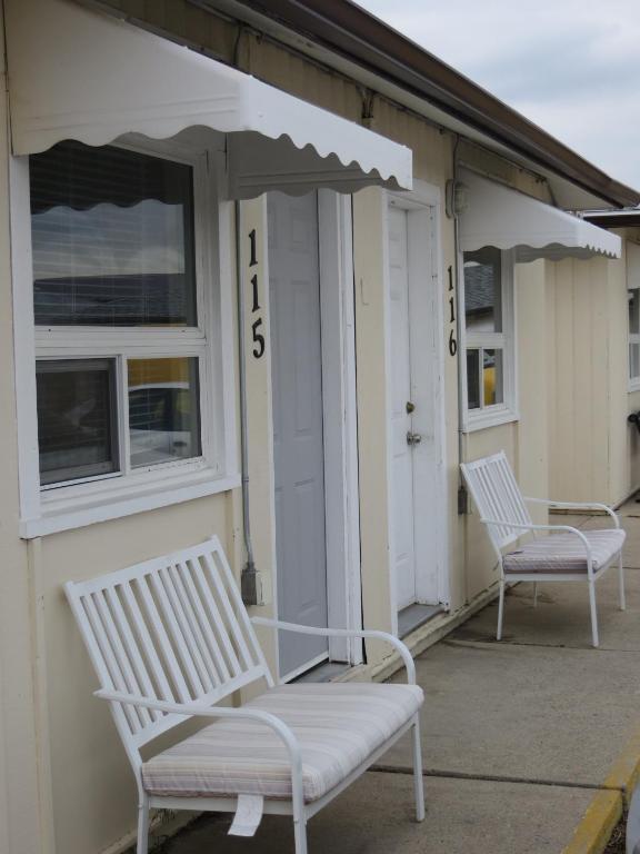 Fort Motel Форт Маклауд Екстериор снимка