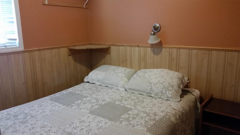 Fort Motel Форт Маклауд Екстериор снимка
