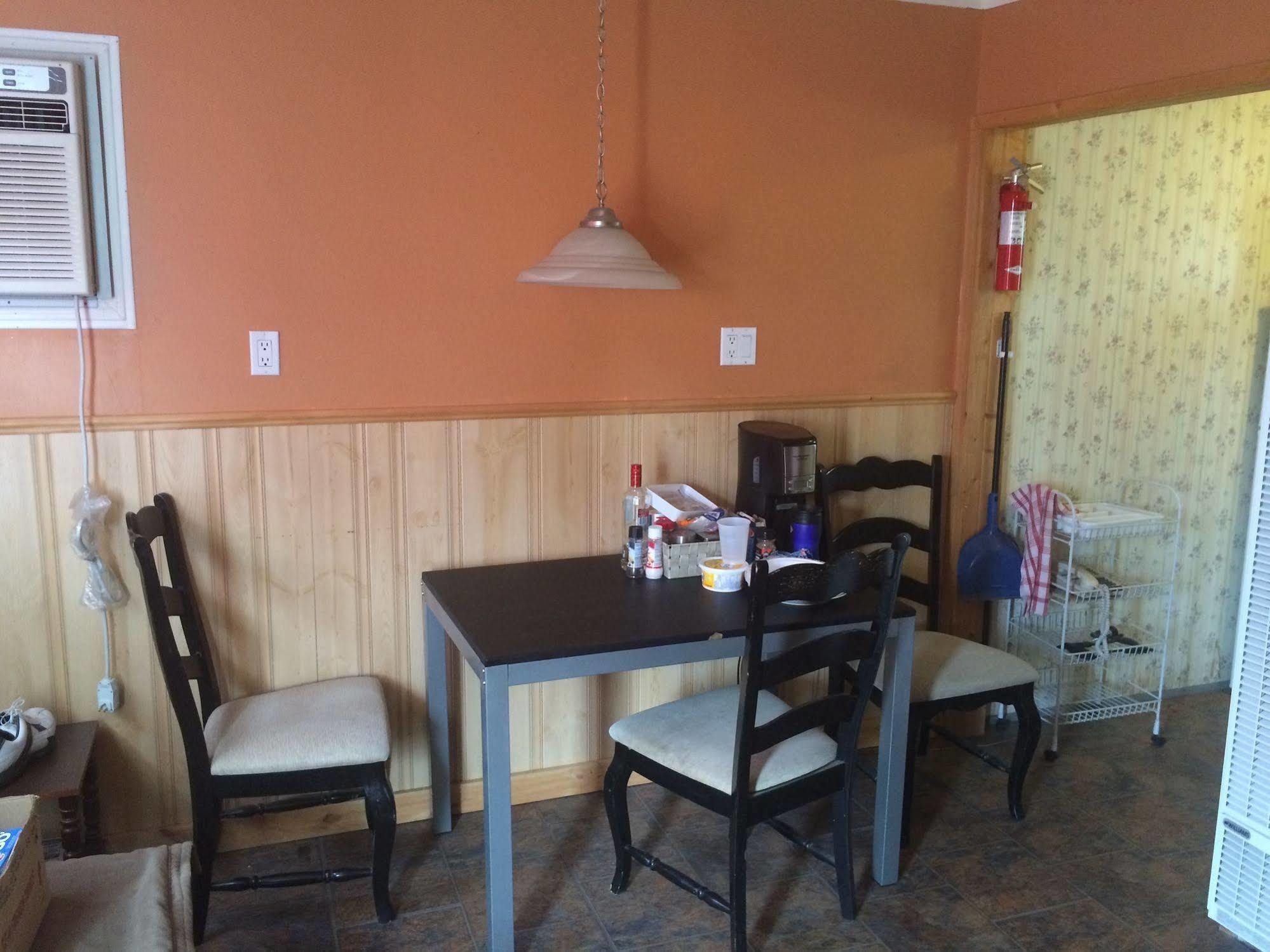 Fort Motel Форт Маклауд Екстериор снимка