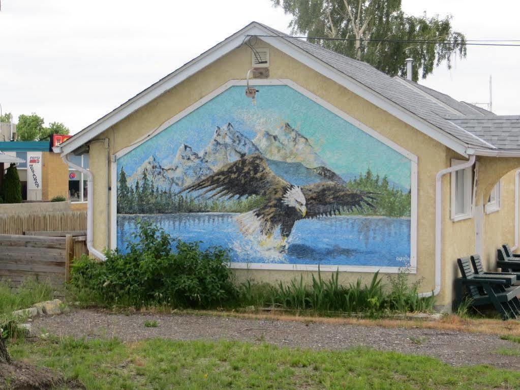 Fort Motel Форт Маклауд Екстериор снимка